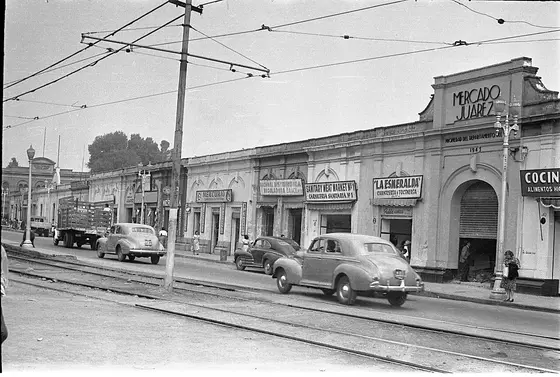 Foto histórica del Mercado Juárez en 1950